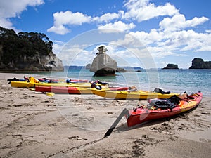 Kayaks @ Cathedral Cove, Coromandel, New Zealand