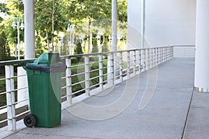 Keep clean by one green bin