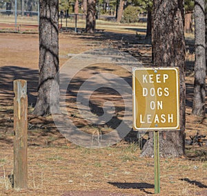 Keep Dogs on Leash Sign at Tall Timbers National Park, Overgaard, Navajo County, Sitgreaves National Forest, Arizona USA