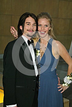 Kelli Garner,Lou Pucci