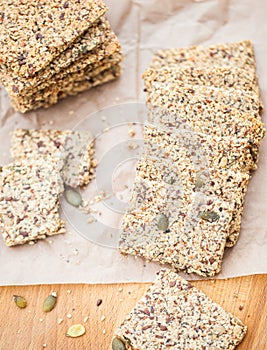 Ketogenic low carb crackers