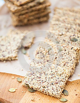 Ketogenic low carb crackers
