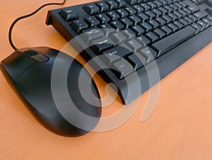 Keyboard and mouse of desktop computer system, pc input devices keypad un clavier une souris, teclado m teclar digitar photo photo