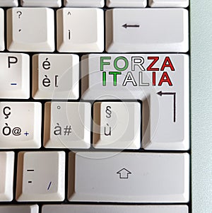 With the keyboard vote for the next elections in Italy, vote For