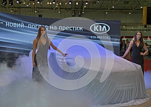 KIA Quoris car model presentation