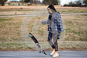 Kicking up a skateboard