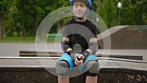 Kid active leisure rollerblader equipment sit