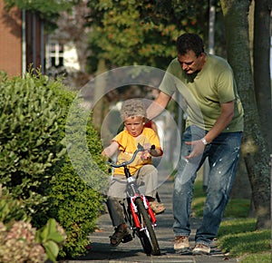 Un bambino lo studio Ciclismo 