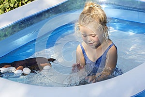 Kid portrait in pool