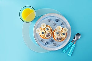 Kid`s healthy breakfasts with funny faces