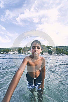 Kid selfie on the port of Bobovisca