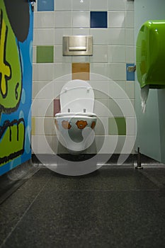 Kid urinal