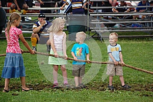 Kiddie Tug O' War