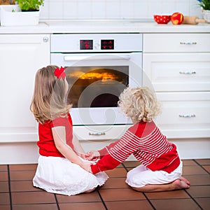 Kids baking apple pie