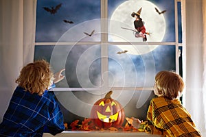 Kids watch witch on Halloween night