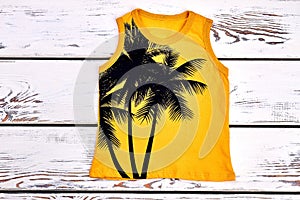 Kids yellow printed t-shirt.