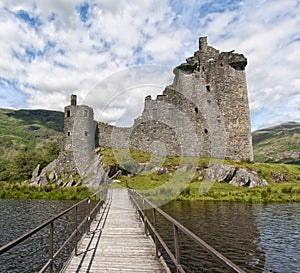 Kilchurn Castle from pier