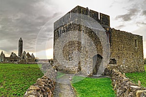 Kilmacduagh castle