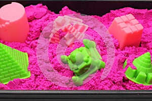 Kinetic sand science play toy with molds