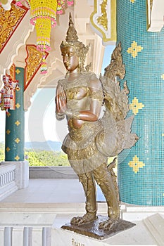 Kinnara.