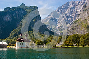 Kirche St. Bartholomae St. Bartholomew`s Church at Lake K nigssee, Berchtesgaden National Park, Bavaria