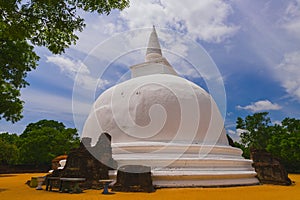 Kiri Vihara Stupa, Polonnaruwa, Sri Lanka