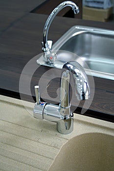 Kitchen faucets with stainless steel sink