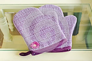 Kitchen protective glove