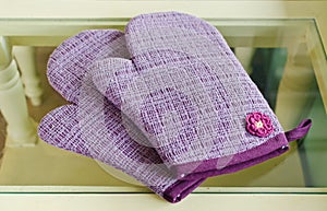 Kitchen protective glove