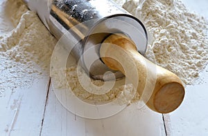 Kitchen rolling pin and flour