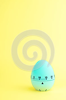 Kitchen timer in the form of a egg