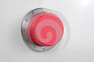 Kitchen timer magnetized to the stove