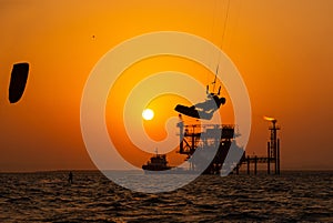 Kitesurfing against Offshore Jack Up