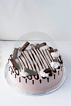 Kitkat chocolate cake