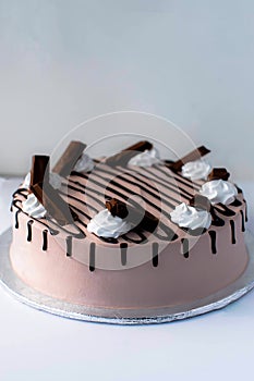 Kitkat chocolate cake