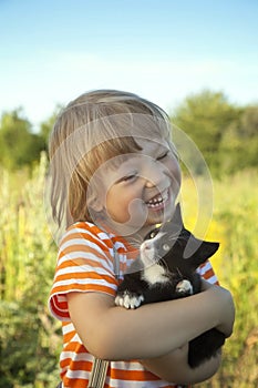 Kitten on the shoulder