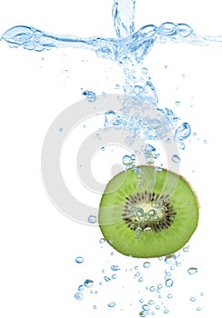 Kiwi slice splash in water