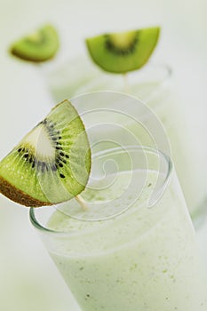 Kiwi smoothies