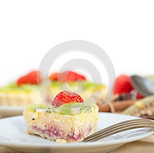 Kiwi and strawberry pie tart