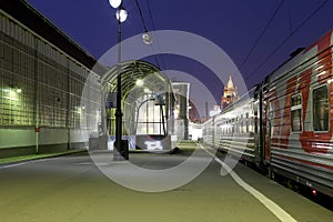 Kiyevskaya railway station (Kiyevsky railway terminal, Kievskiy vokzal) at night