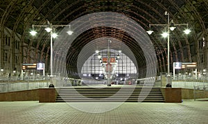 Kiyevskaya railway station (Kiyevsky railway terminal, Kievskiy vokzal) at night