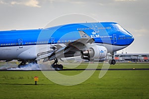 KLM Boeing 747-400 touchdown