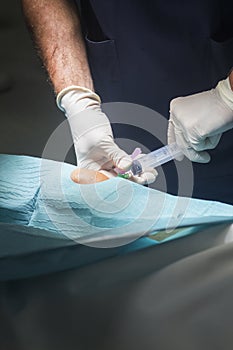 Knee surgery anaesthetic injection