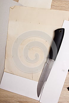 Knife in the open folder