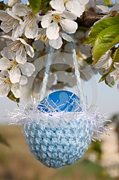 Knitted basket for Easter