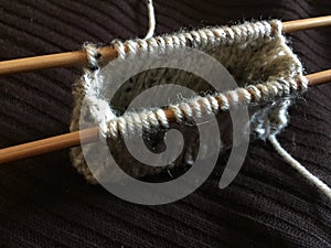 Knitting Coin Purse With 2 Bamboo Needles