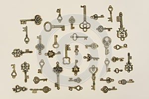 Knolling Bronze ornamental keys
