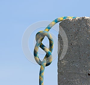 Knot figure-of-eight.