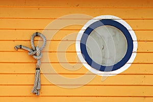 Knot and porthole window