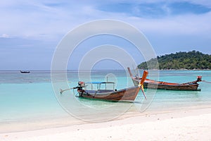 Koh Lipe beach & boat